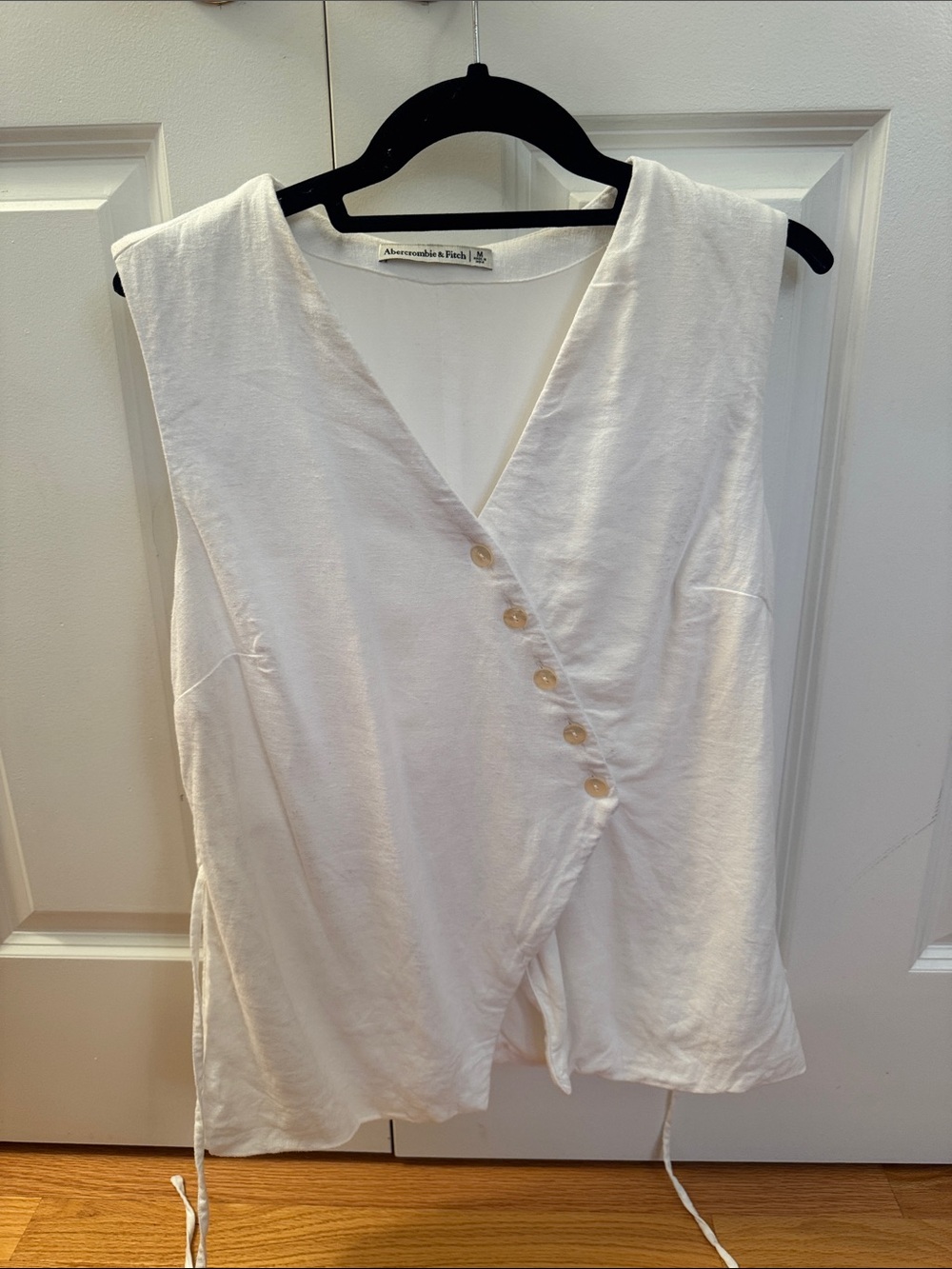 Abercrombie & Fitch Asymmetrical Linen-Blend Vest
